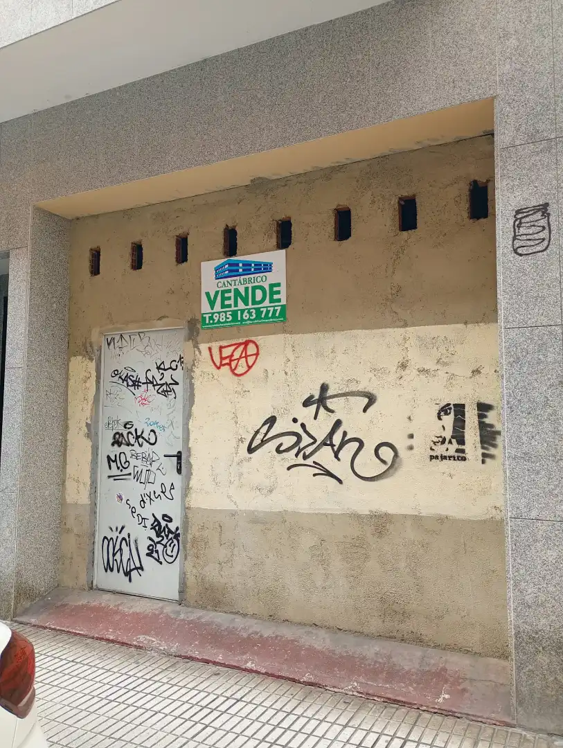 Business premises for sale in Calle Infiesto 4