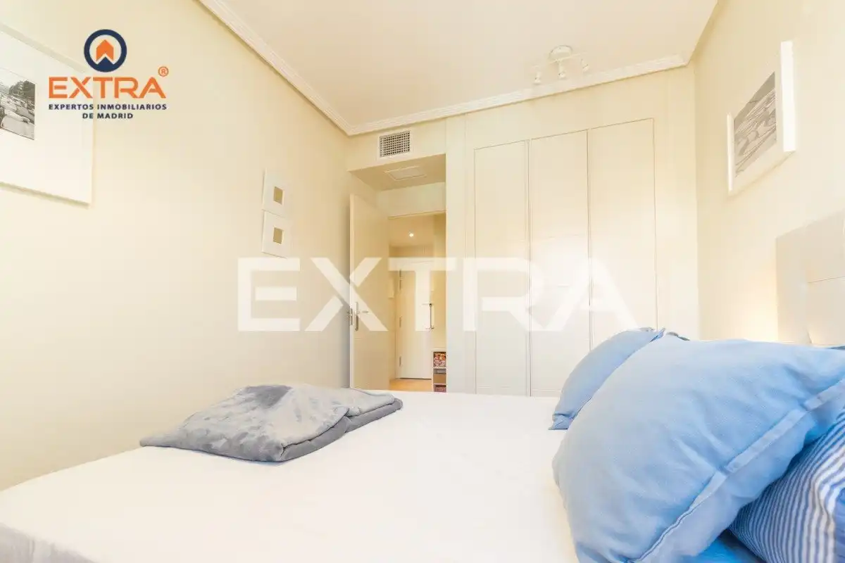 Dormitori de Apartament de lloguer en Madrid amb Aire condicionat, Calefacció i Traster