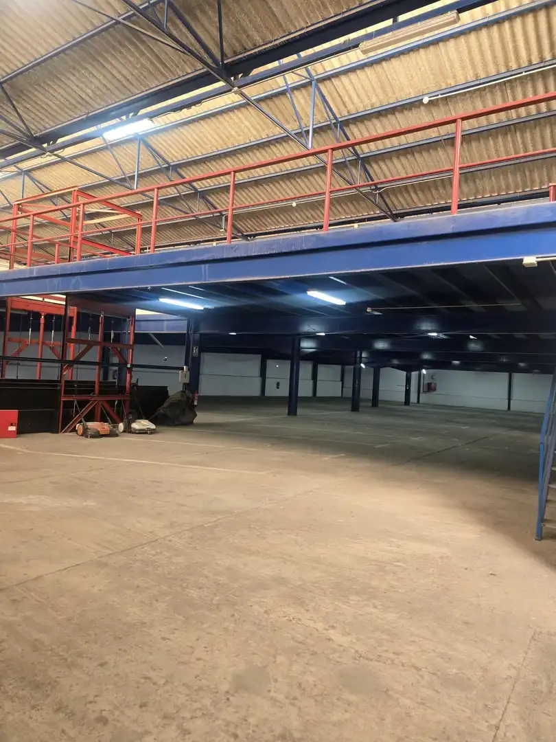 Parkplatz von Fabrikhallen zur Miete in San Cristóbal de la Laguna