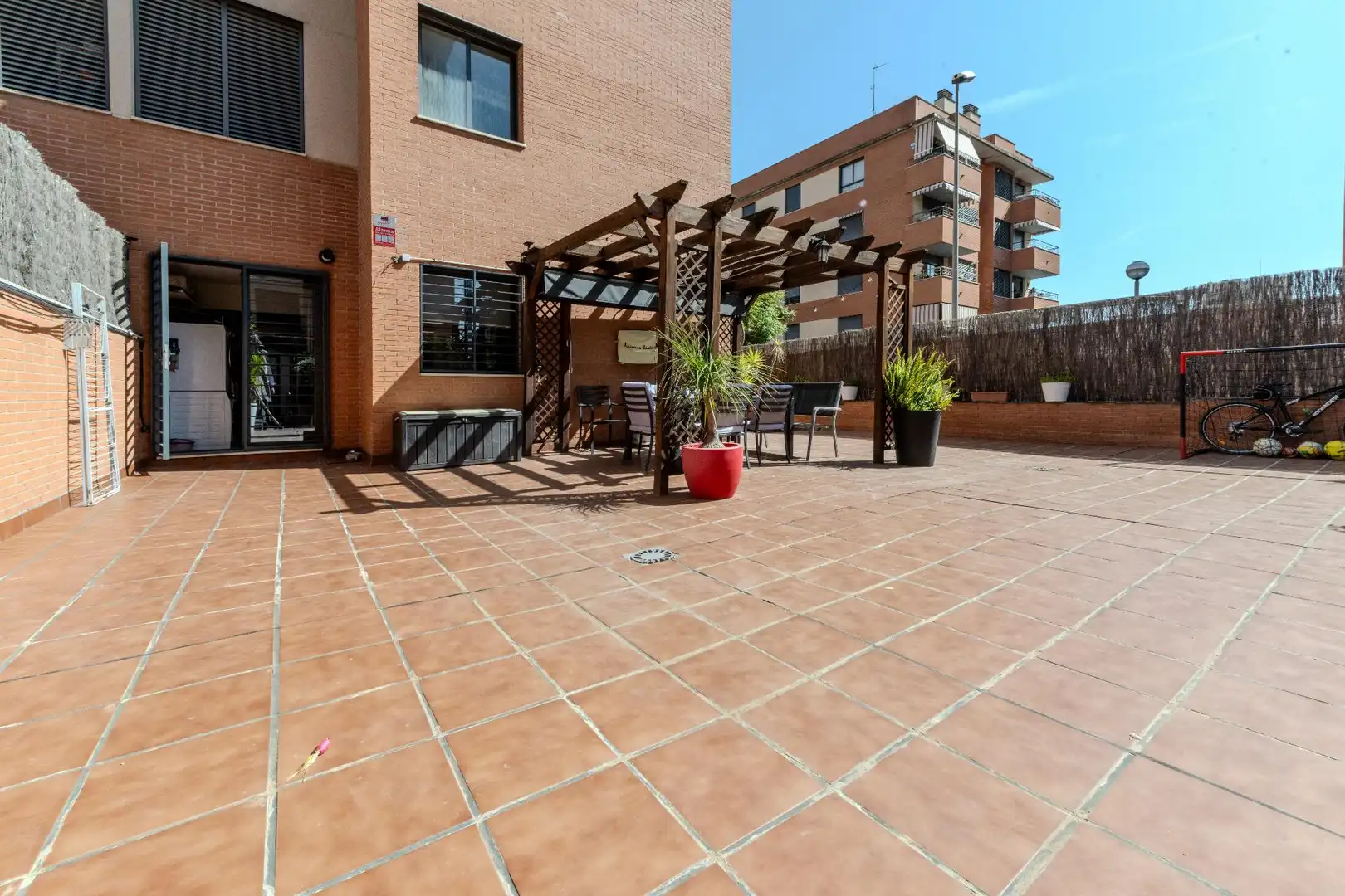 Terraza de Planta baja en venta en Sabadell con Aire acondicionado, Calefacción y Jardín privado