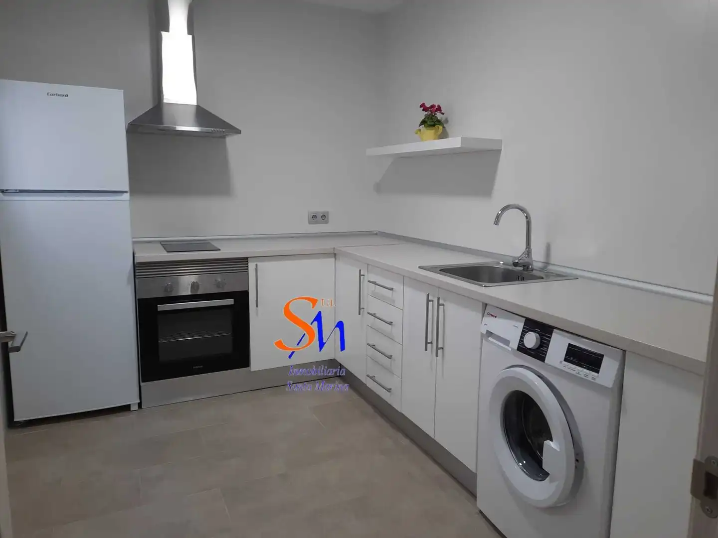 Cuina de Apartament de lloguer en Badajoz amb Aire condicionat, Calefacció i Moblat