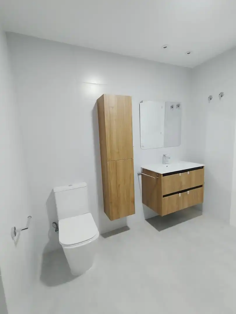 Badezimmer von Einfamilien-Reihenhaus zur Miete in Armilla mit Heizung, Balkon und Alarm