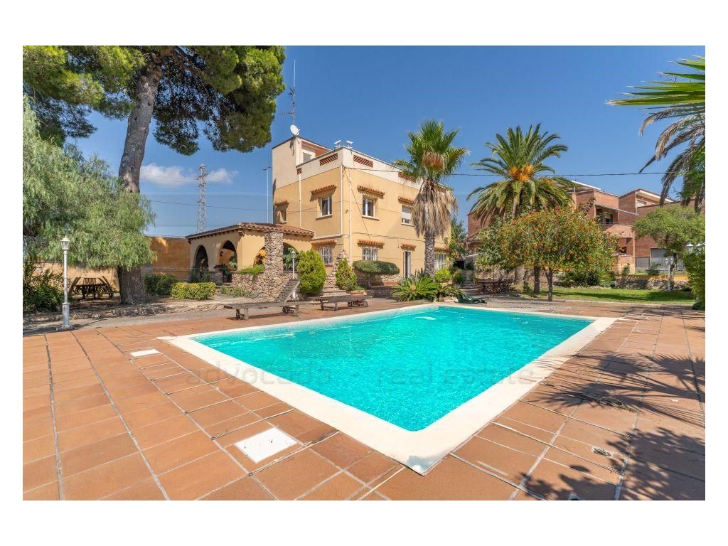 Piscina de Casa o xalet en venda en  Tarragona Capital amb Aire condicionat, Jardí privat i Terrassa