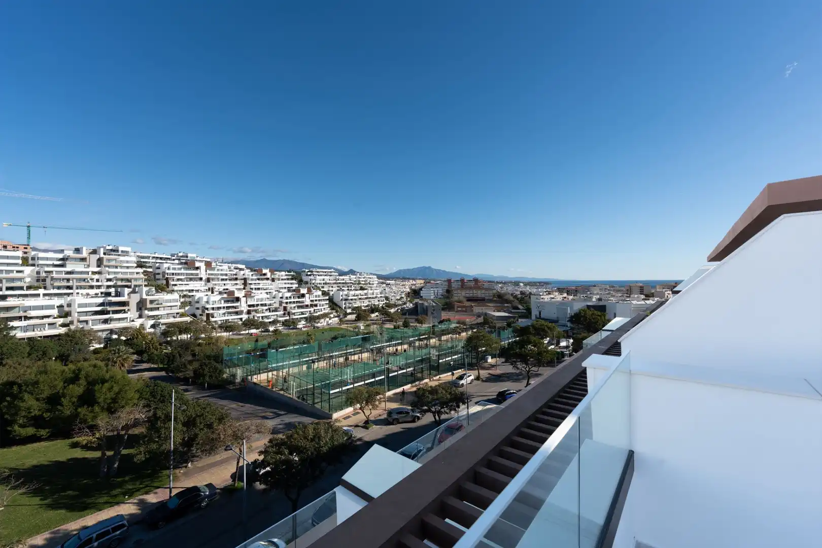 Terrasse von Dachboden zum Verkauf in Estepona mit Klimaanlage, Terrasse und Abstellraum