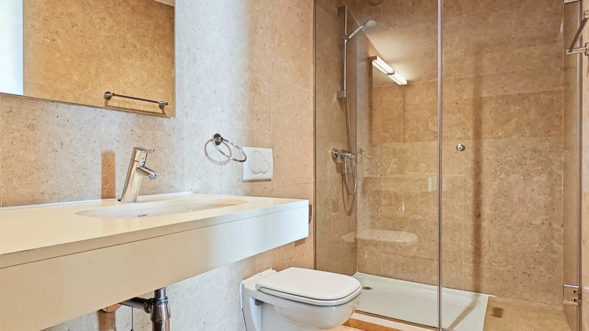 Badezimmer von Dachboden zur Miete in  Palma de Mallorca mit Klimaanlage, Heizung und Parkett