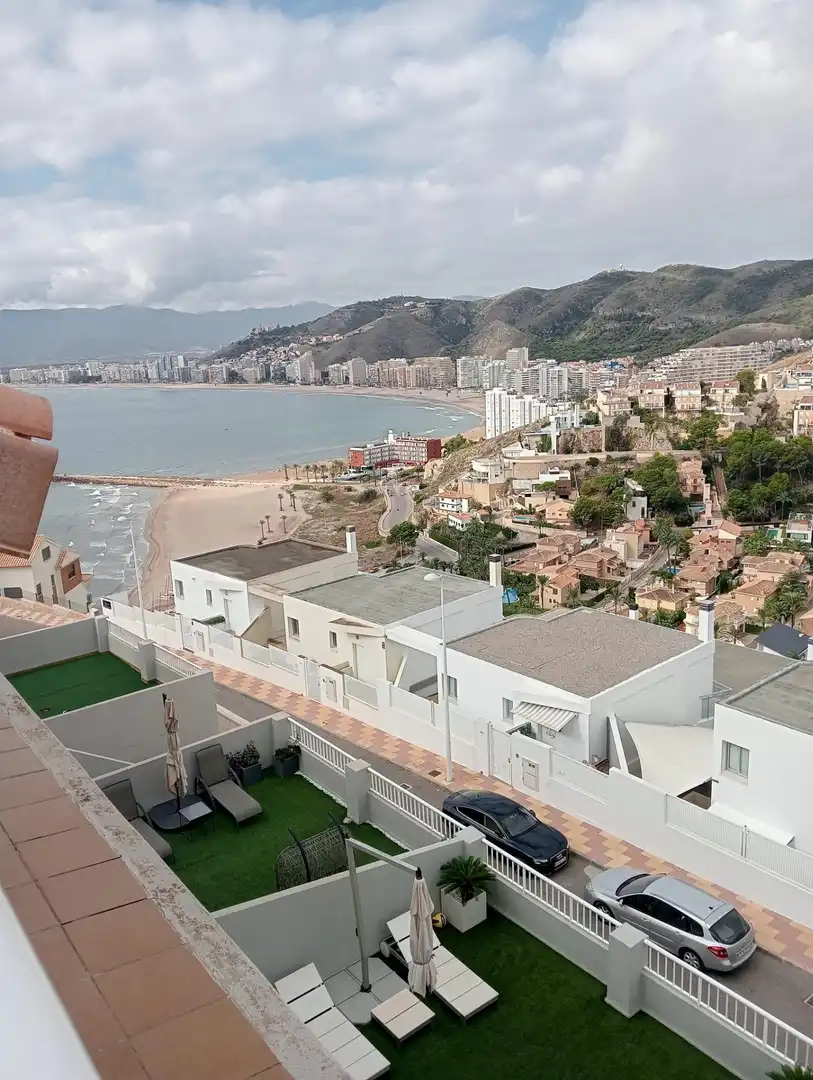 Vista exterior de Casa adosada en venta en Cullera con Aire acondicionado, Terraza y Balcón