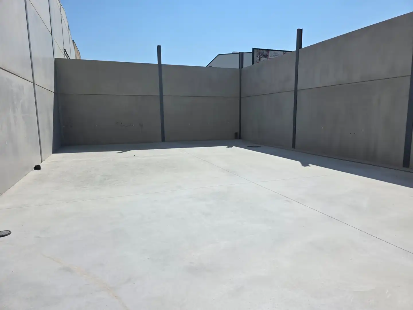 Terraza de Nave industrial de alquiler en La Zubia
