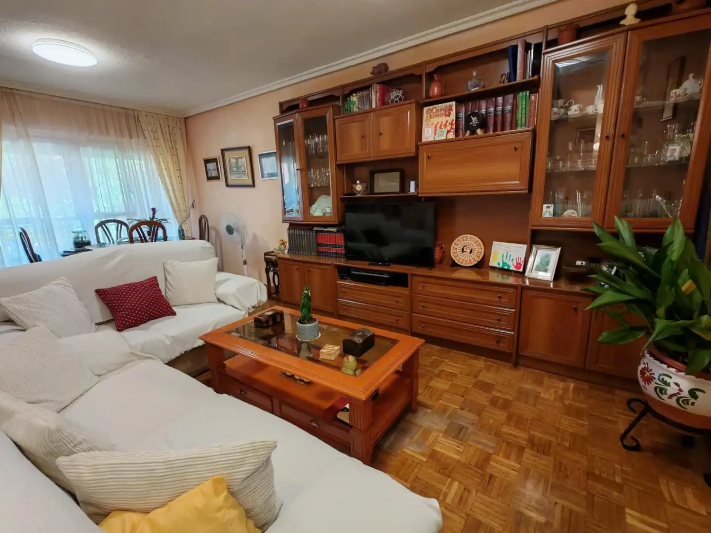 Sala de estar de Casa o chalet en venta en Majadahonda con Calefacción, Jardín privado y Parquet