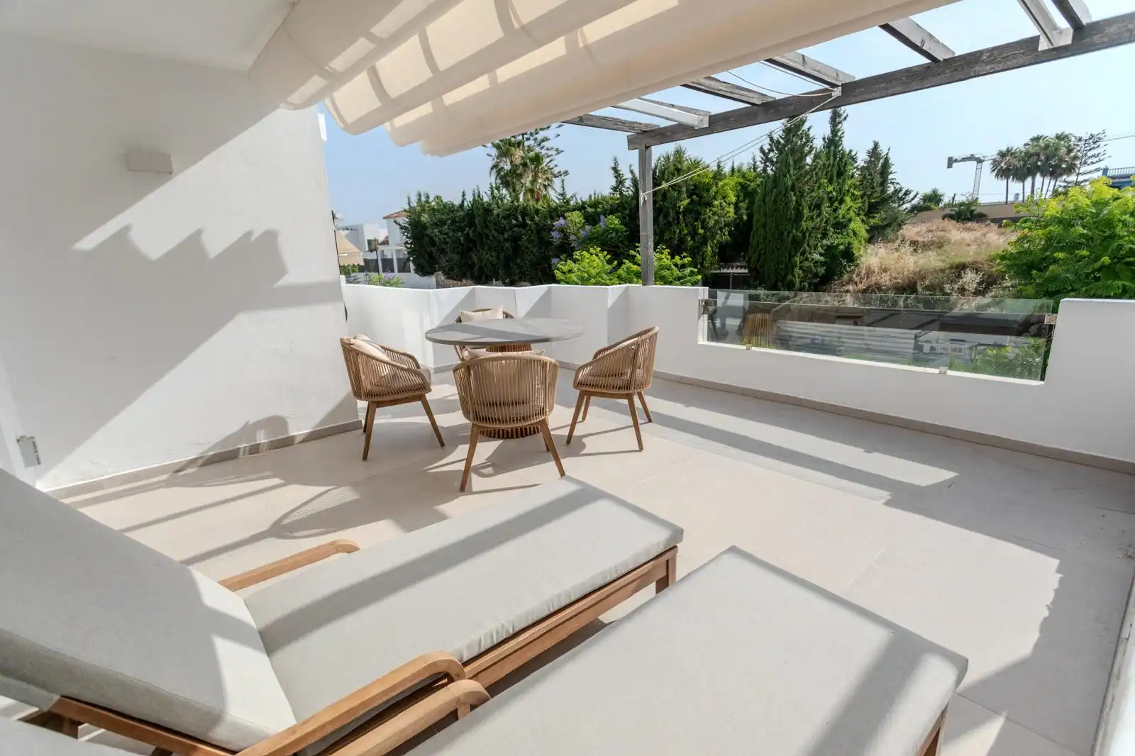 Terraza de Apartamento de alquiler en Estepona con Aire acondicionado, Terraza y Piscina