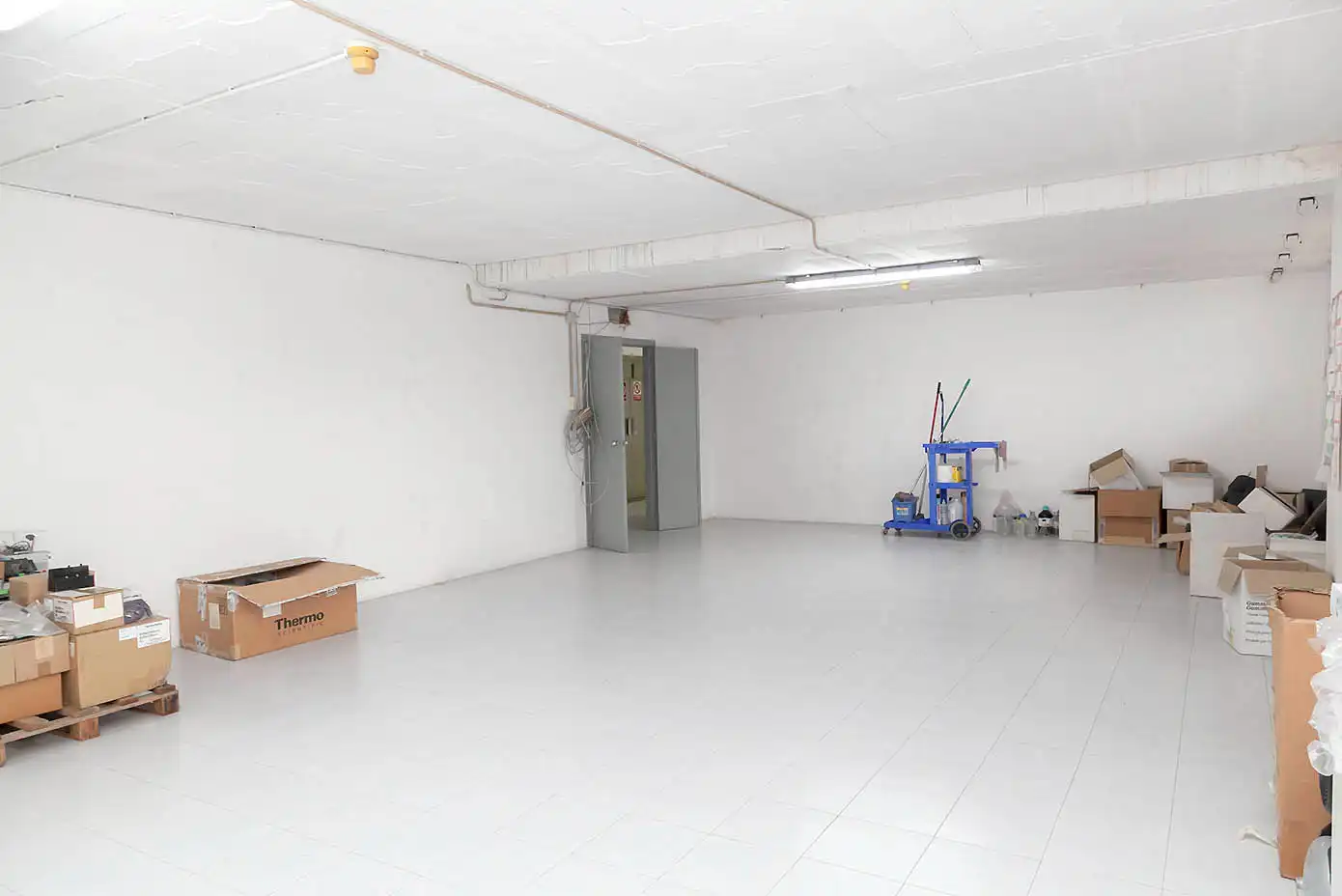 Nave industrial en venta en Molins de Rei con Alarma