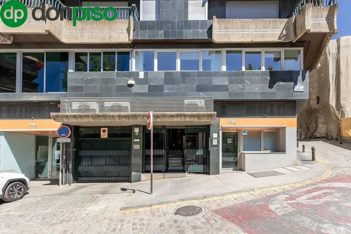 Local comercial en venda a Plaza de Carretas, imagen 26
