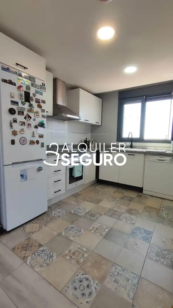 Küche von Dachboden zur Miete in Sagunto / Sagunt mit Klimaanlage, Terrasse und Abstellraum
