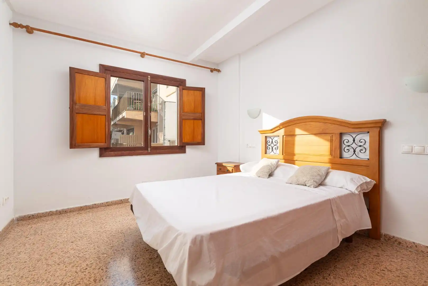 Schlafzimmer von Dachboden zum Verkauf in Alcúdia mit Möbliert und Balkon