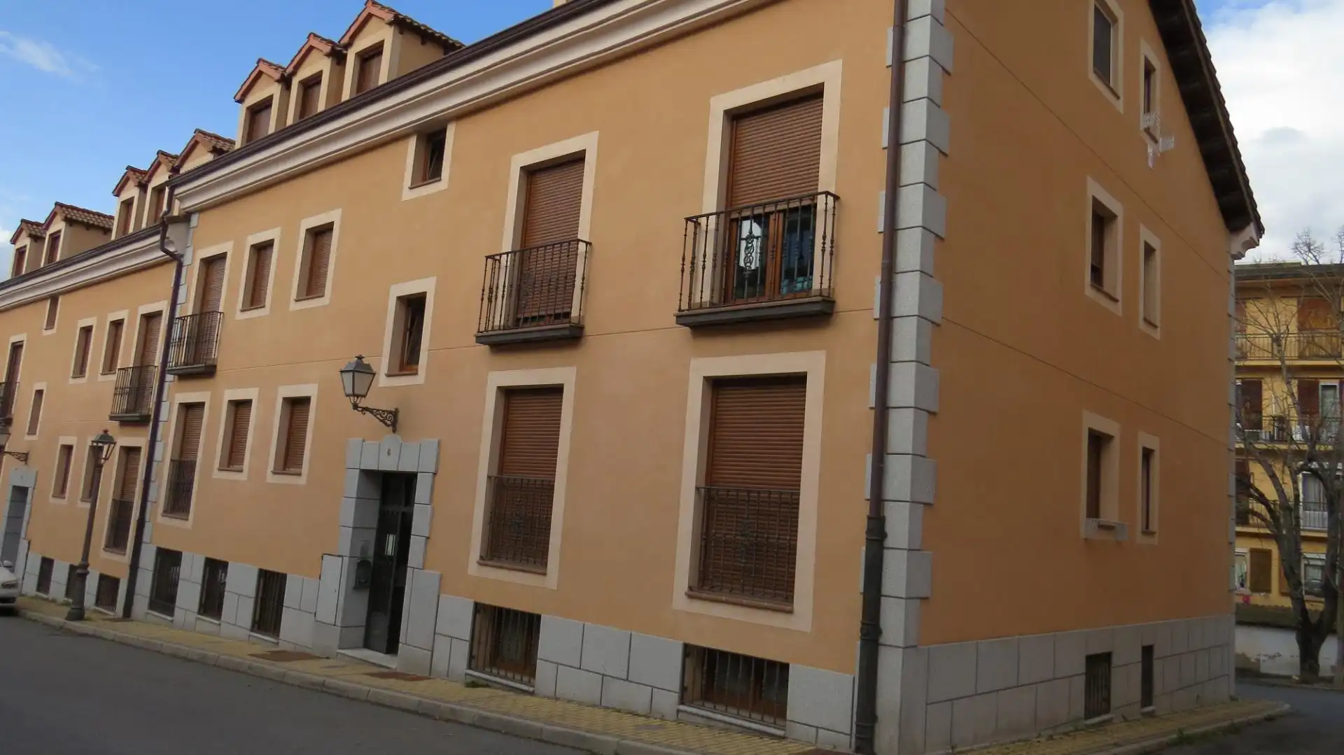 Vista exterior de Piso en venta en Real Sitio de San Ildefonso con Calefacción
