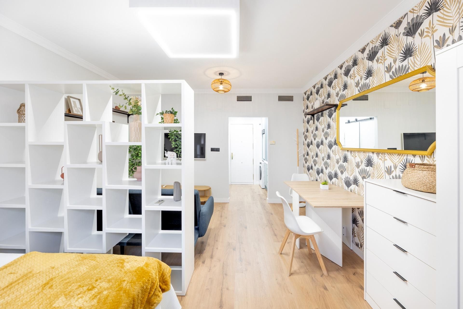 Dormitori de Estudi en venda en  Granada Capital amb Aire condicionat, Calefacció i Piscina comunitària