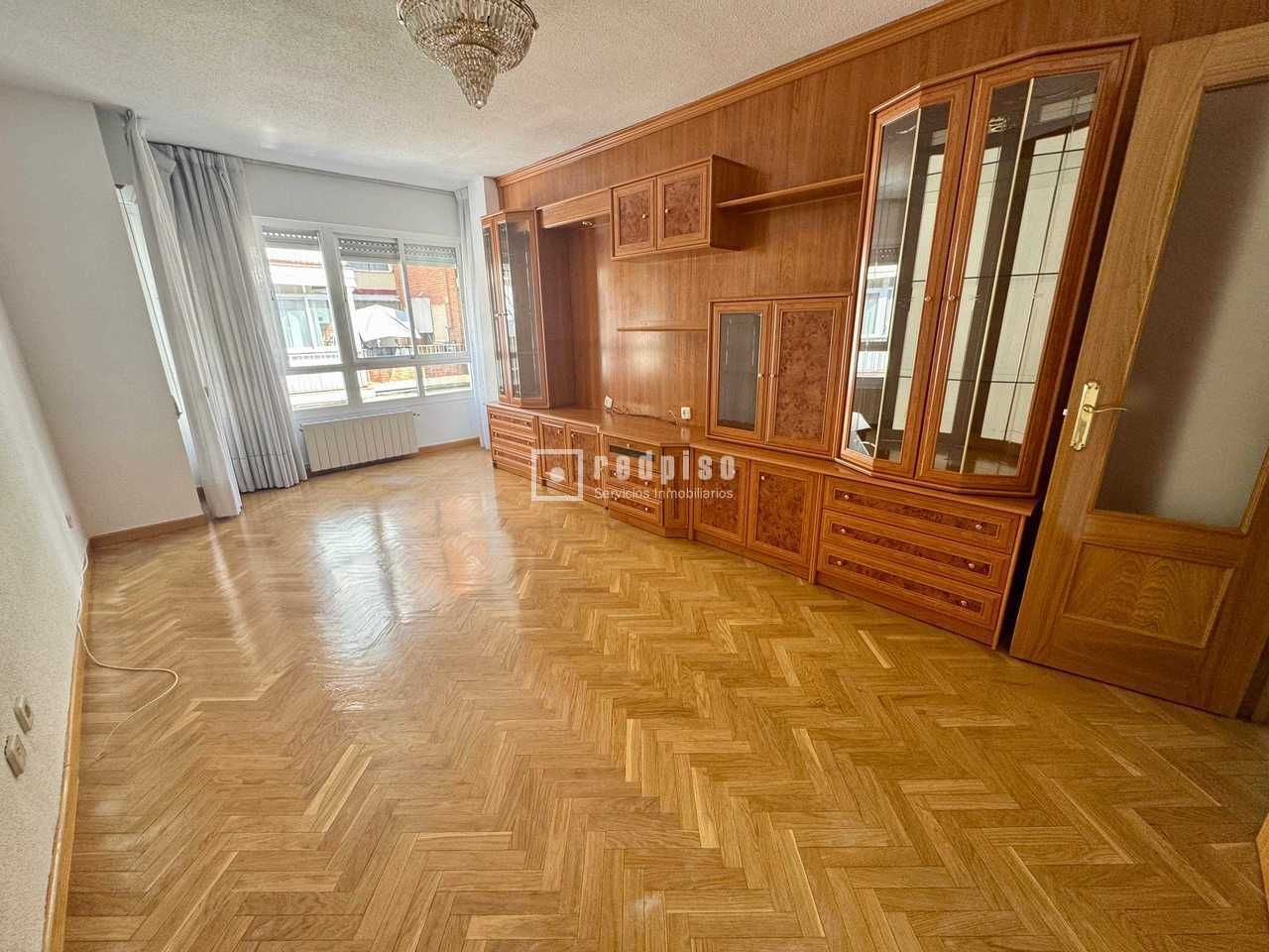 Bedroom of Flat to rent in  Madrid Capital  with Heating and Parquet flooring