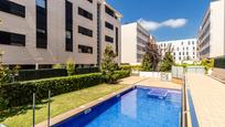 Swimming pool of Planta baja for sale in Terrassa  with Air Conditioner and Terrace