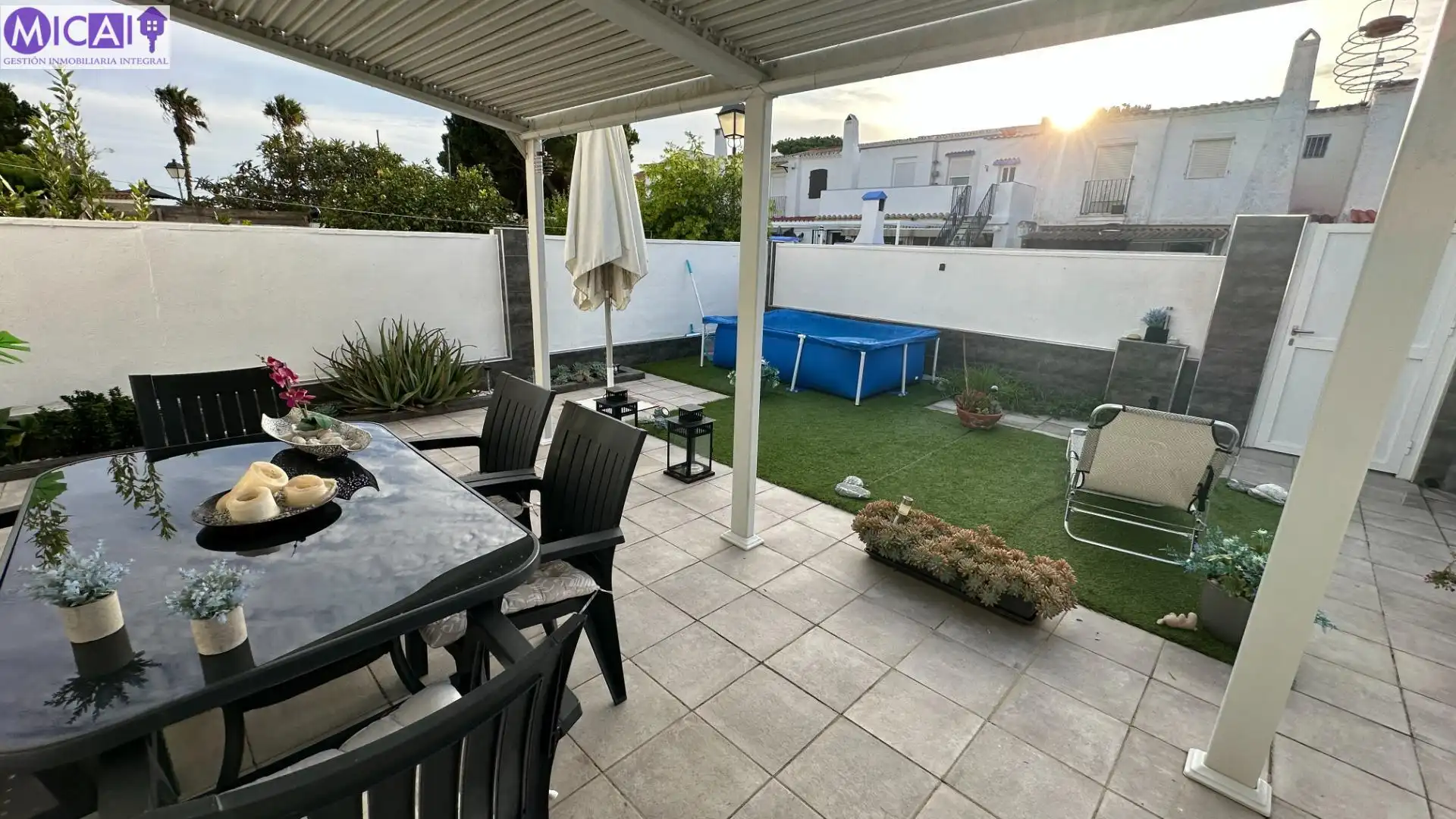 Terraza de Casa adosada en venta en Chiclana de la Frontera con Aire acondicionado, Jardín privado y Terraza