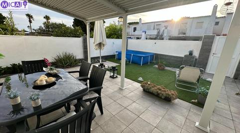 Foto 2 de Casa adosada en venta en San Andrés Golf, Cádiz