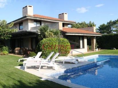 Jardí de Casa o xalet en venda en Getxo  amb Terrassa i Piscina