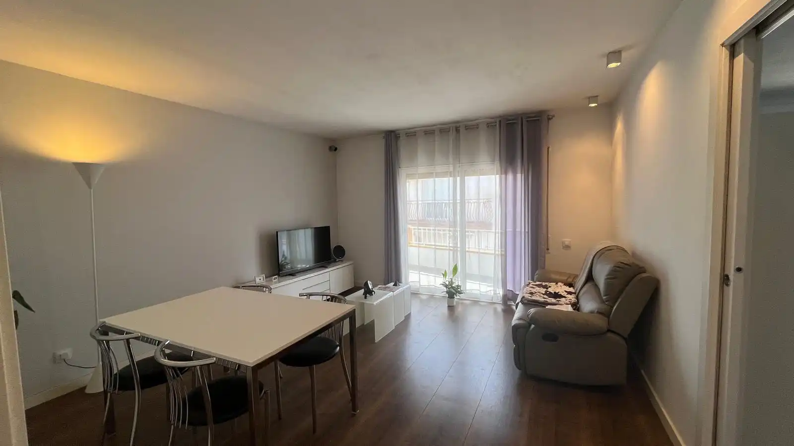 Sala de estar de Piso en venta en Sant Pere de Ribes con Parquet, Terraza y Horno