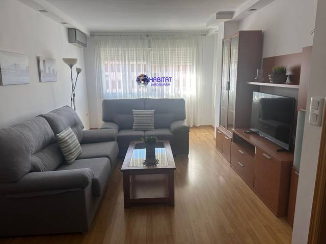 Piso en Alquiler en Rosaleda - Juventud