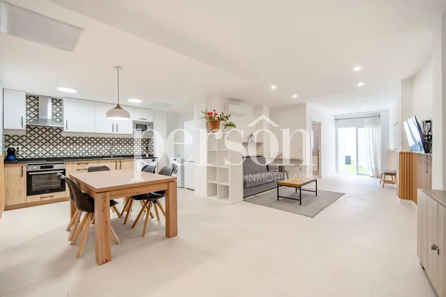 Ground floor for sale in Valencia  with Air Conditioner, Heating and Terrace