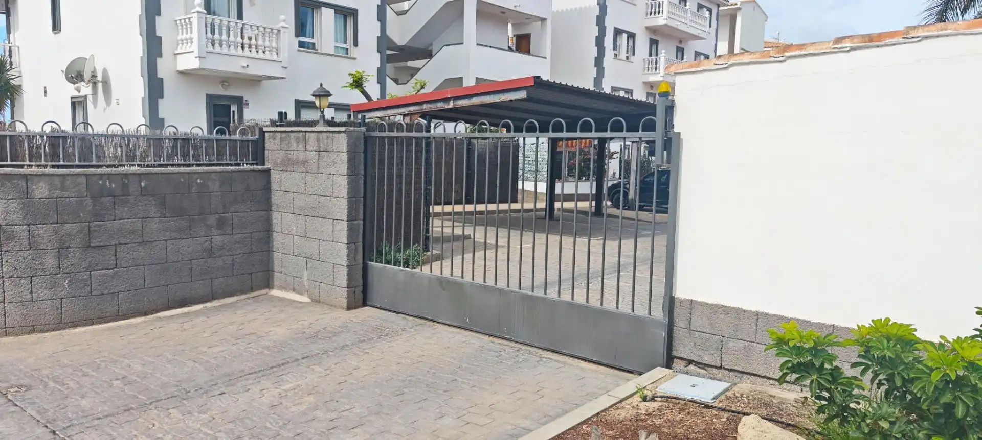 Vista exterior de Garaje en venta en Arona