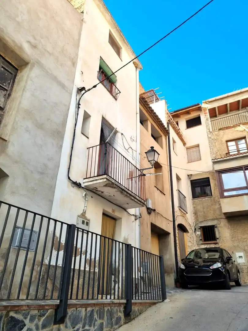 Vista exterior de Casa o chalet en venta en El Pinell de Brai con Calefacción
