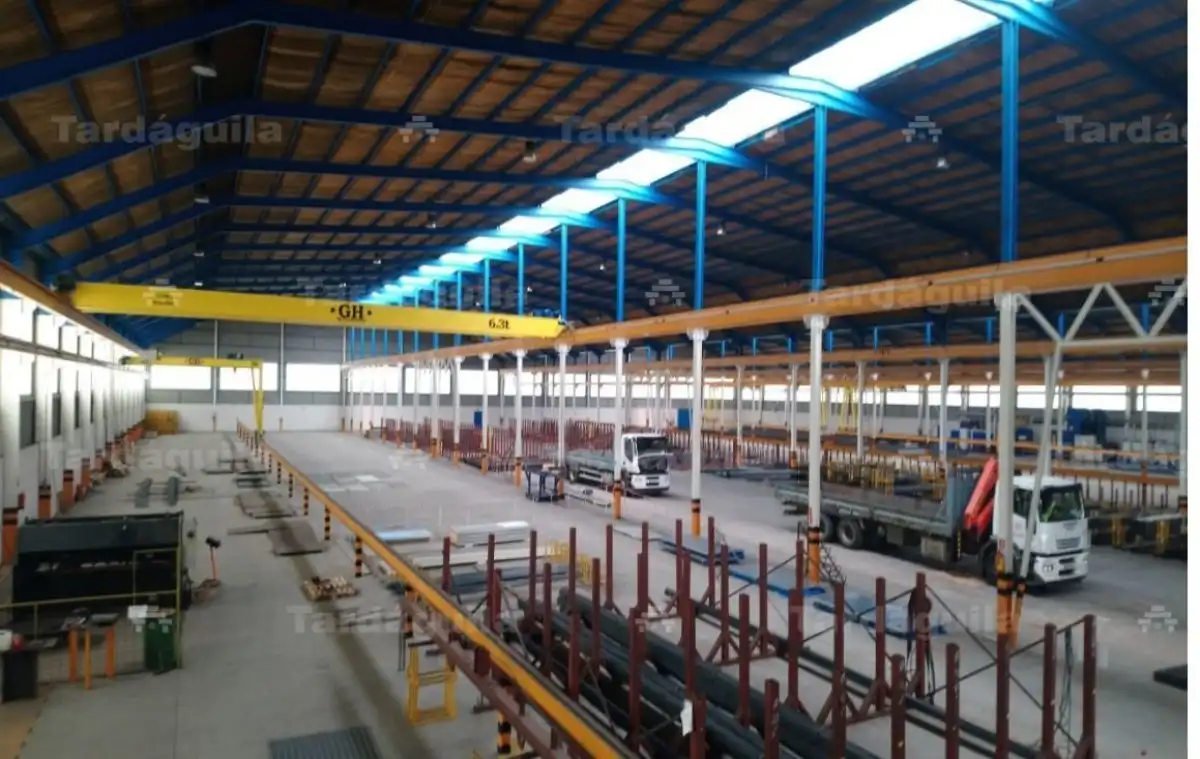 Außenansicht von Fabrikhallen zum Verkauf in Castellanos de Moriscos