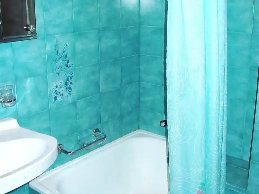 Baño de Piso en venta en Oviedo  con Jardín privado, Parquet y Trastero