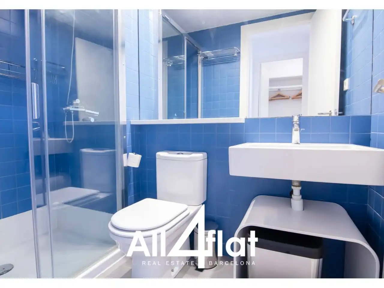 Baño de Piso de alquiler en Barcelona con Aire acondicionado, Parquet y Amueblado