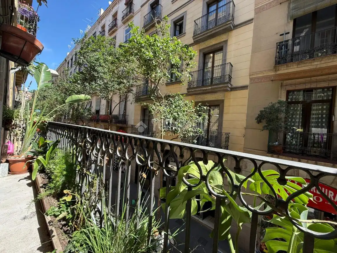 Vista exterior de Piso en venta en Barcelona