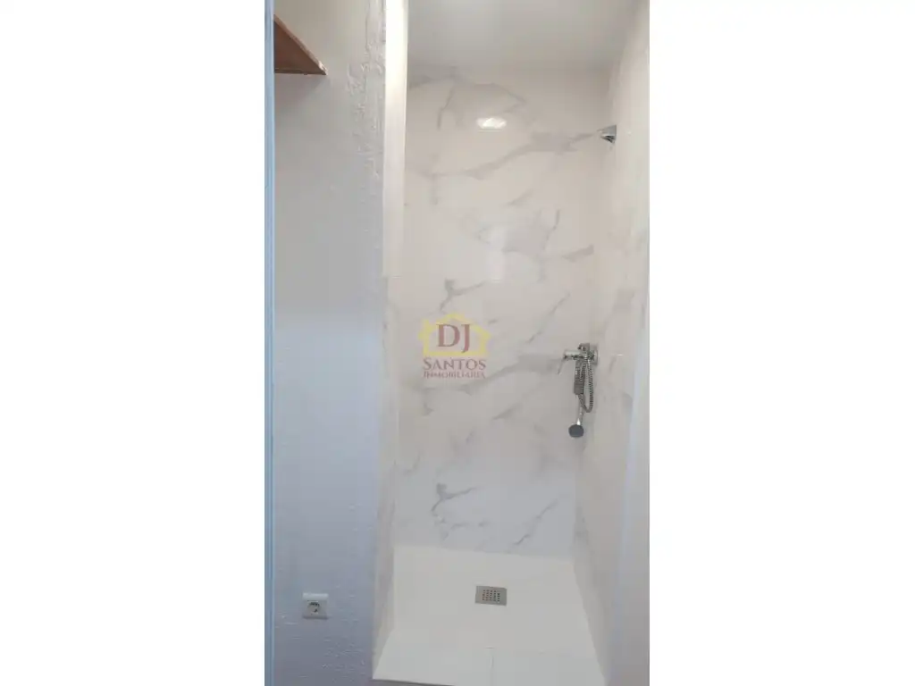 Bany de Apartament en venda en Salamanca