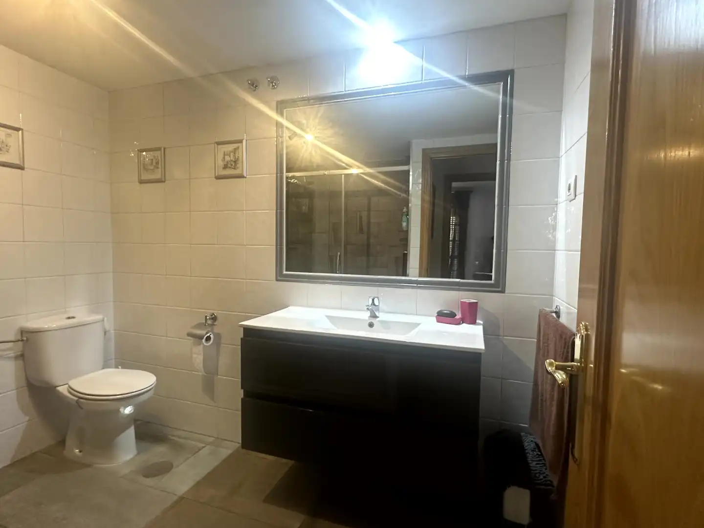 Badezimmer von Einfamilien-Reihenhaus zum Verkauf in Algete mit Klimaanlage, Heizung und Privatgarten