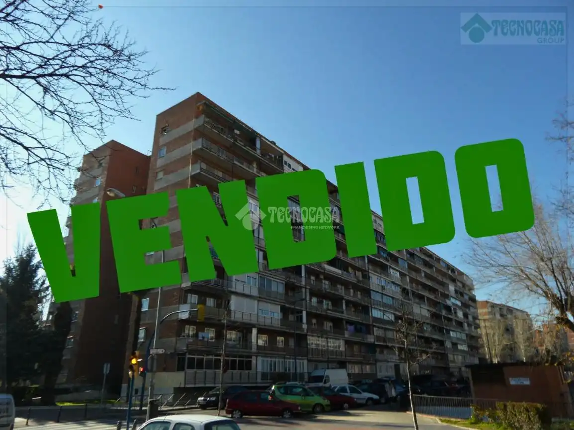 Vista exterior de Piso en venta en Leganés con Calefacción y Terraza
