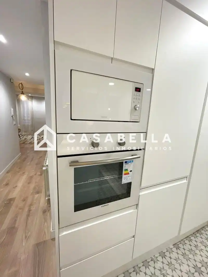 Kitchen of Flat for share in Valencia  with Air Conditioner, Heating and Furnished