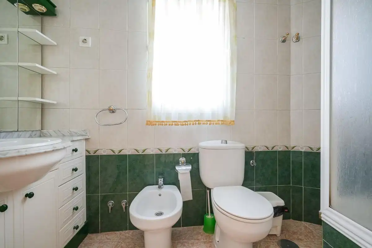 Bathroom of Flat for sale in Illescas  with Air Conditioner, Heating and Furnished