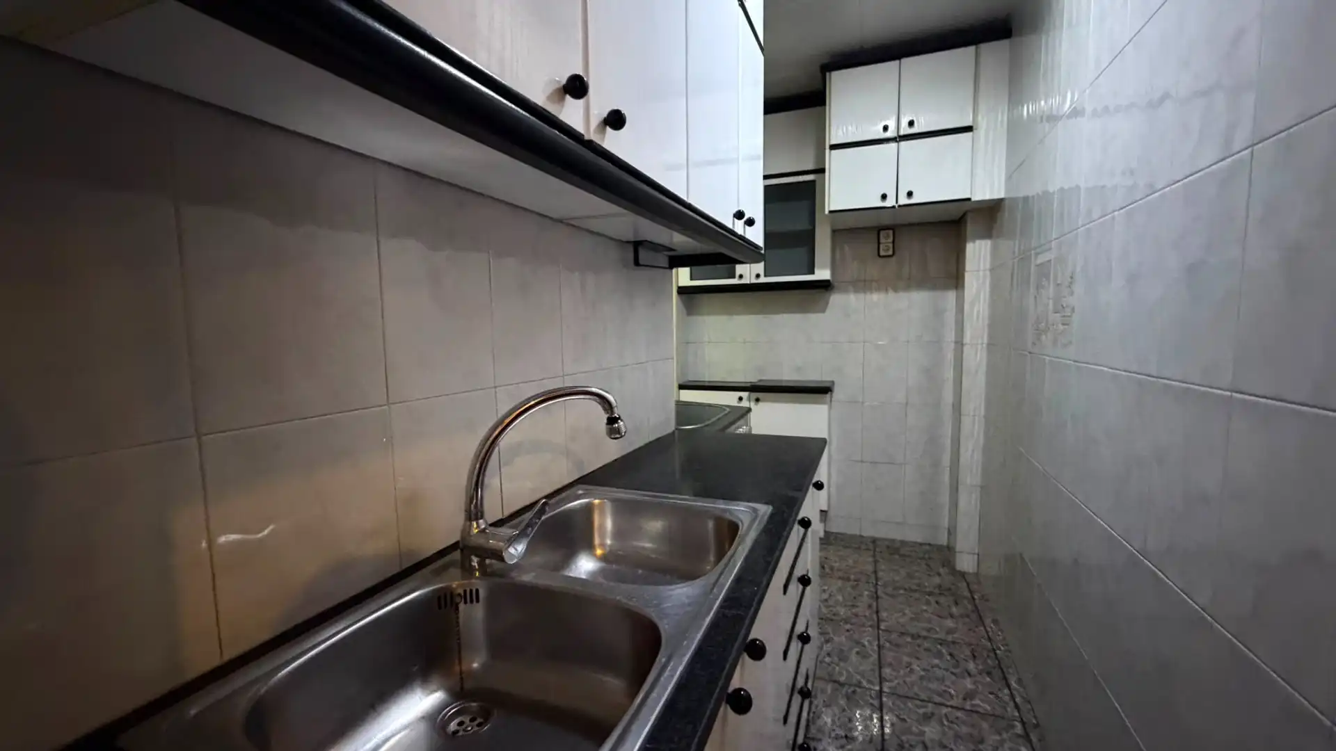 Cocina de Piso en venta en Barcelona con Aire acondicionado, Calefacción y Horno
