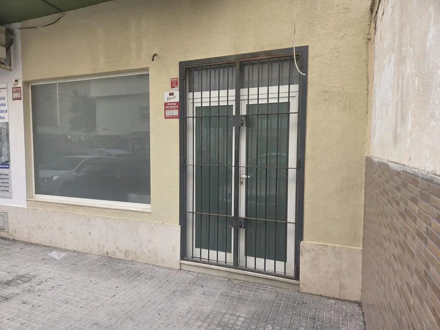 Vista exterior de Local en venta en Cádiz