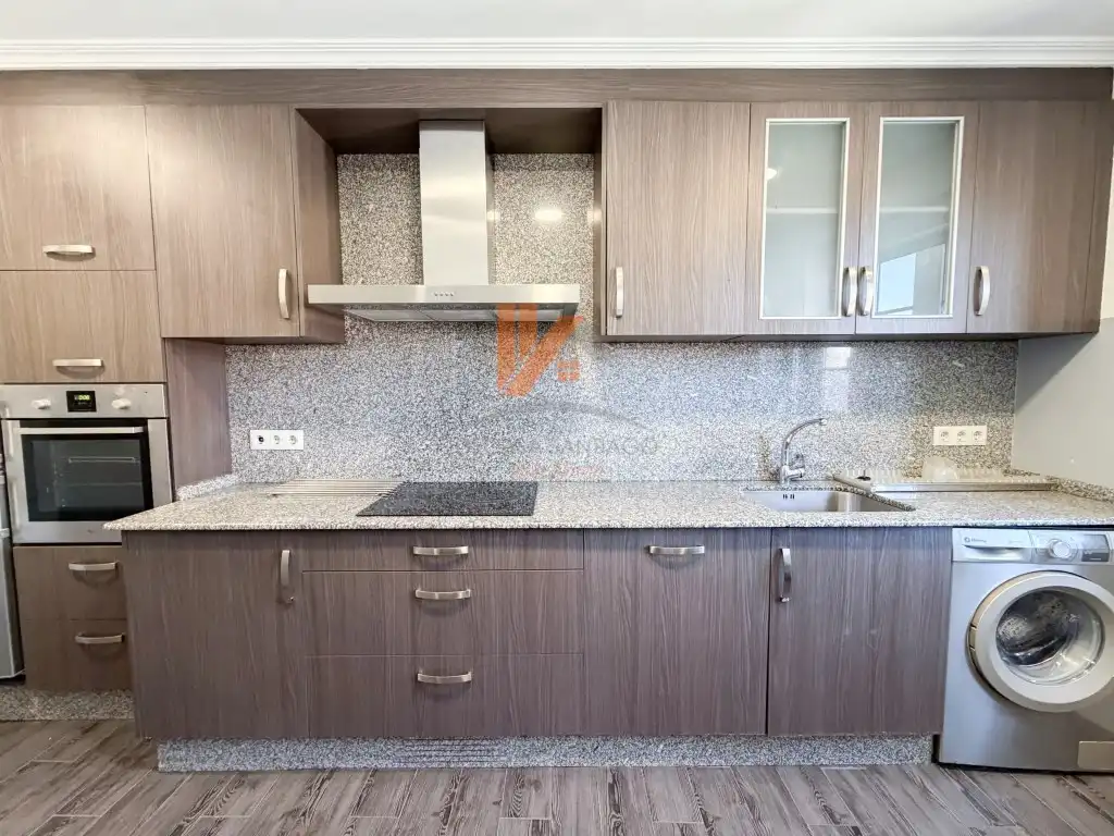 Cocina de Piso en venta en Santiago de Compostela  con Horno