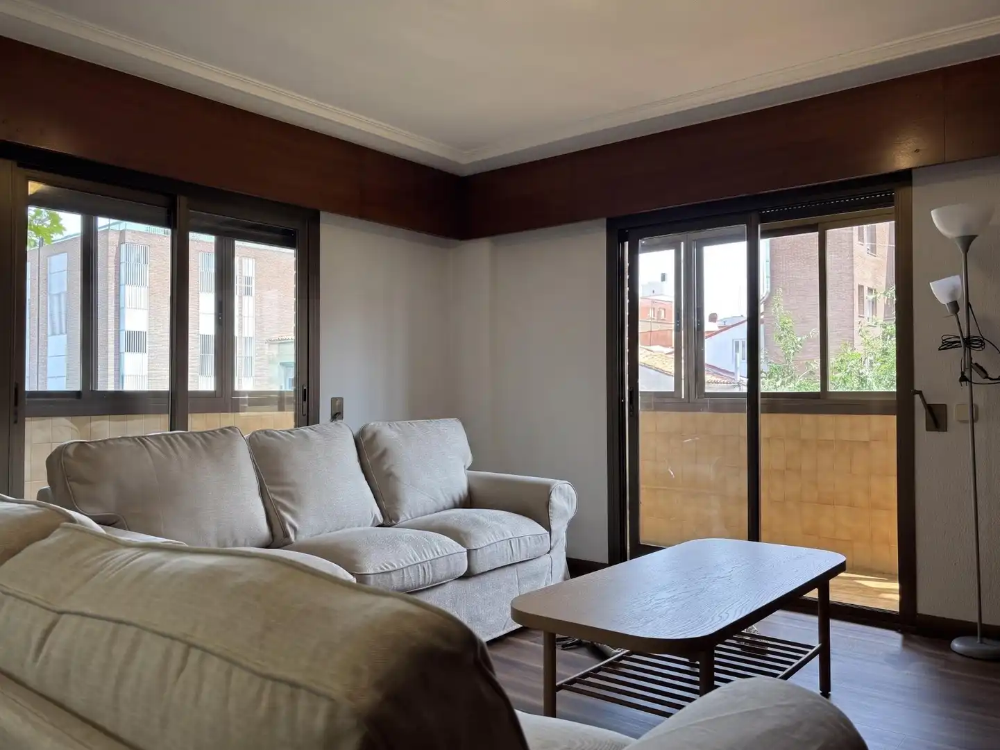 Living room of Flat for rent in Madrid  with Air Conditioner, Heating and Parquet flooring