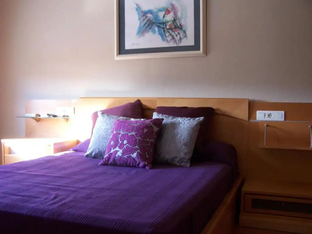 Habitación de Edificio en venta en San Martín del Tesorillo con Alarma