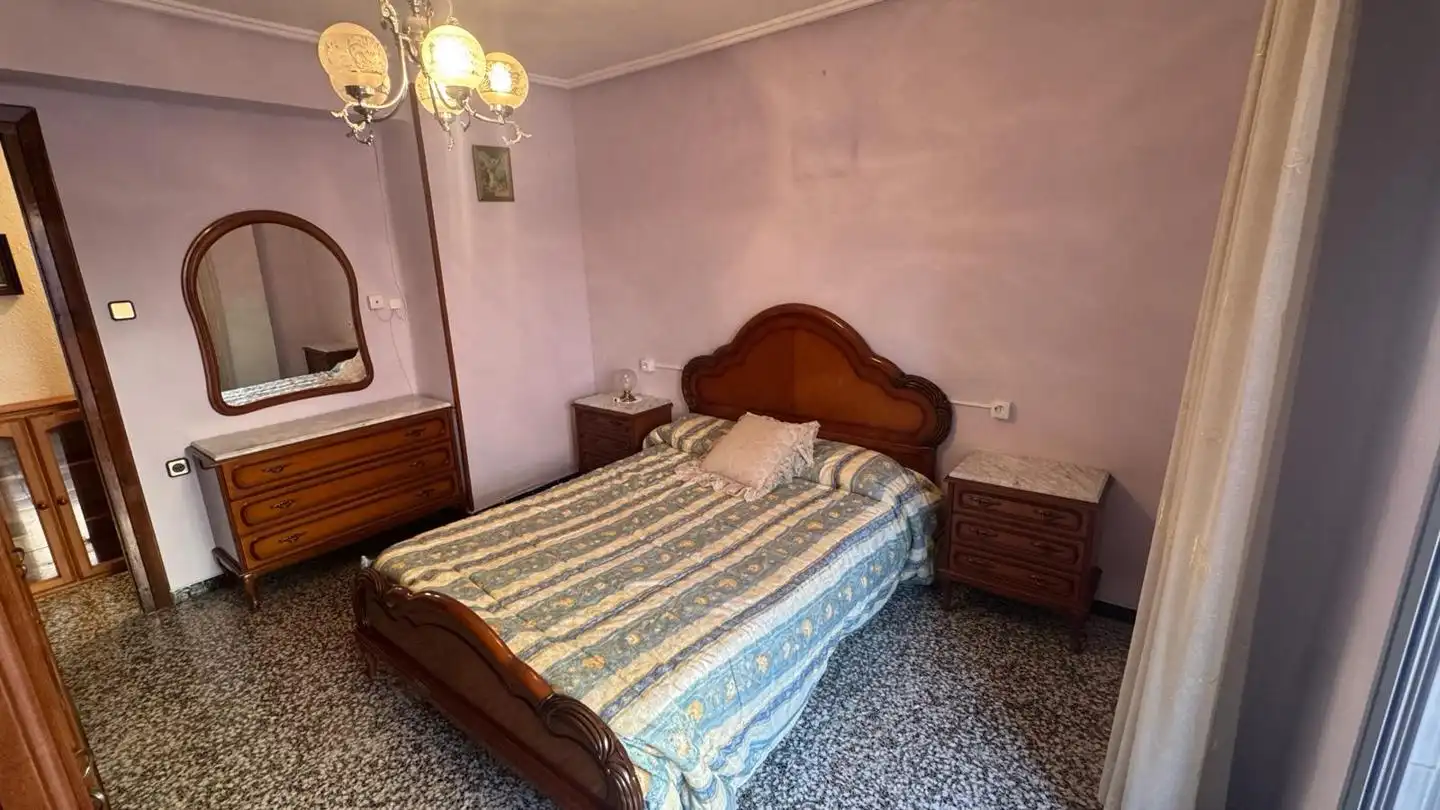 Habitación de Piso de alquiler en Valencia con Aire acondicionado, Terraza y Amueblado