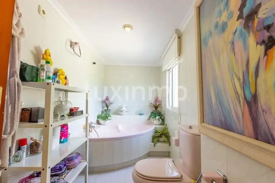 Badezimmer von Haus oder Chalet zum Verkauf in Finestrat mit Terrasse, Abstellraum und Schwimmbad