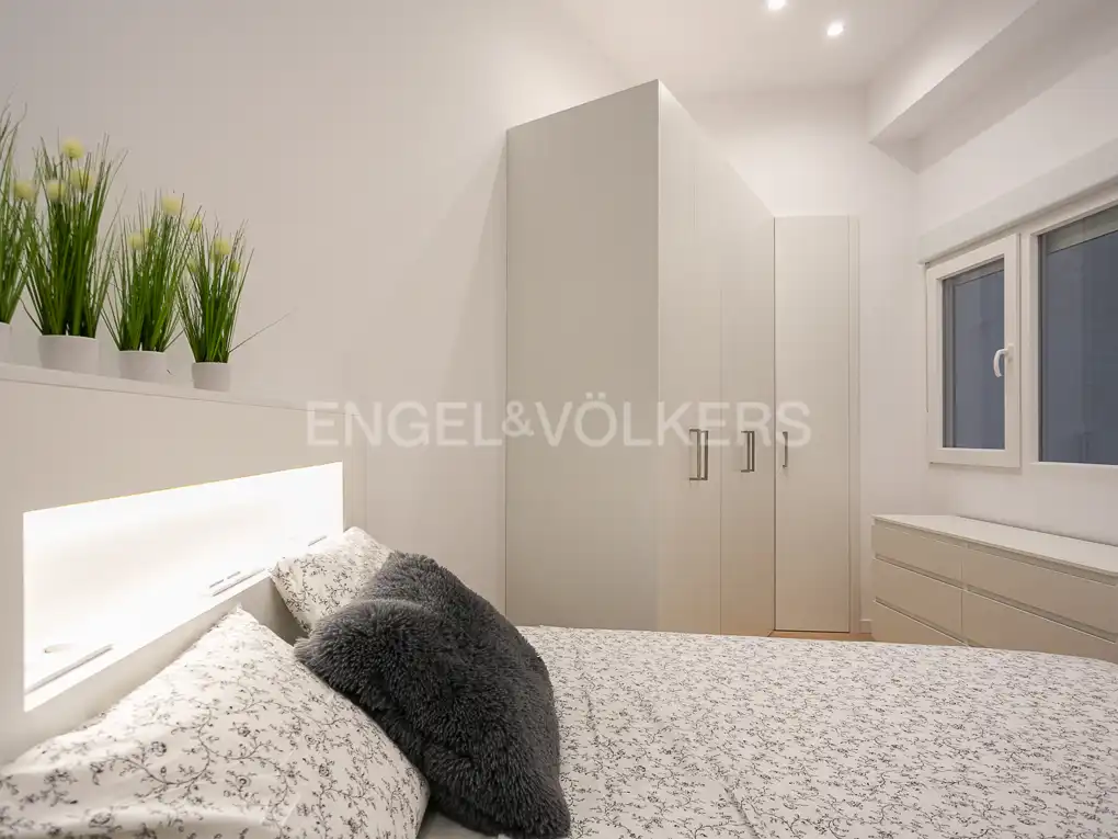 Schlafzimmer von Wohnung zur Miete in Valencia mit Klimaanlage, Heizung und Parkett