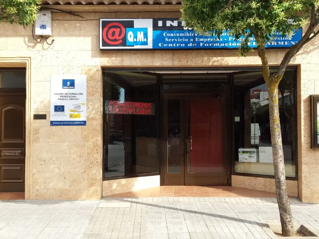 Local comercial de lloguer a El Carmen 16