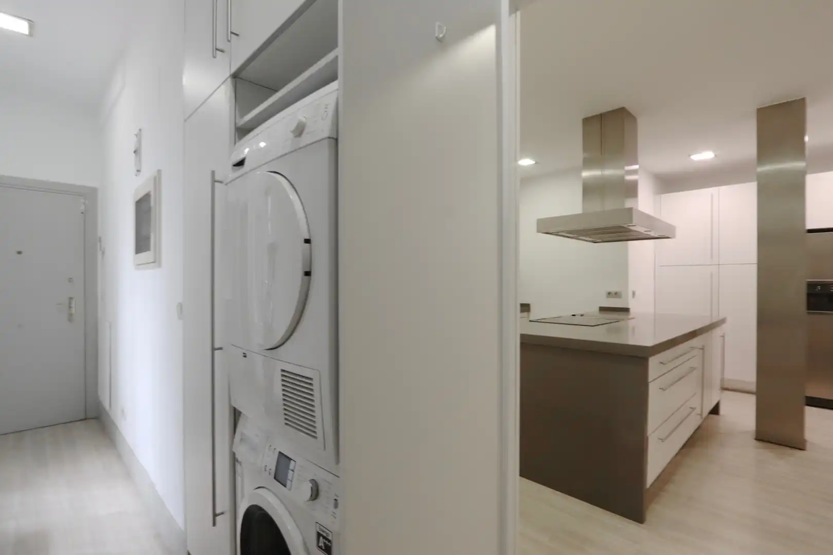 Kitchen of Flat for rent in Madrid  with Air Conditioner, Heating and Parquet flooring