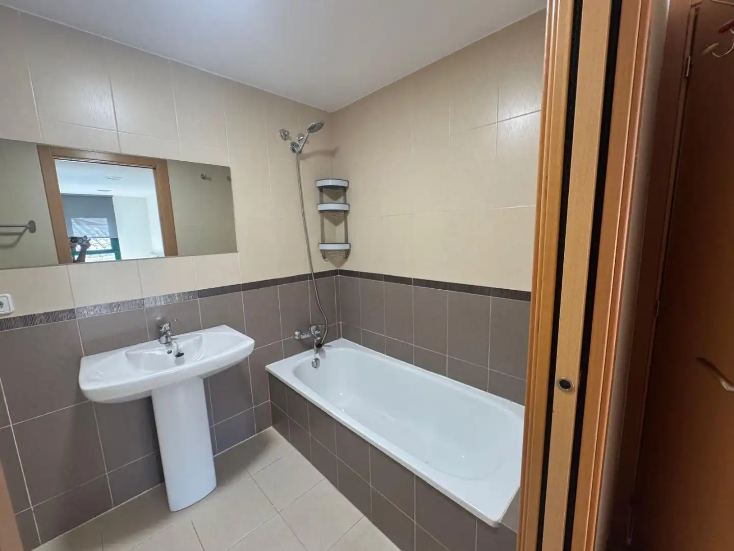 Bathroom of Flat for sale in Barbastro, Huesca