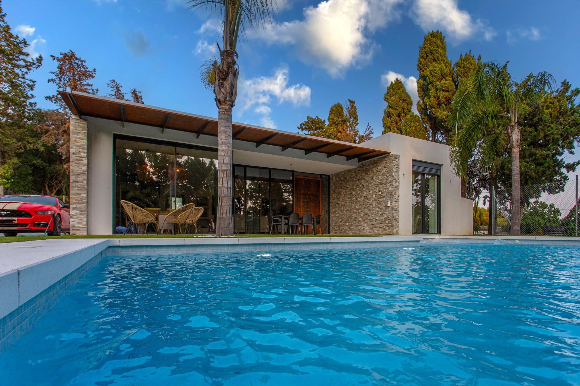 Piscina de Casa o xalet en venda en El Puerto de Santa María amb Aire condicionat, Jardí privat i Piscina
